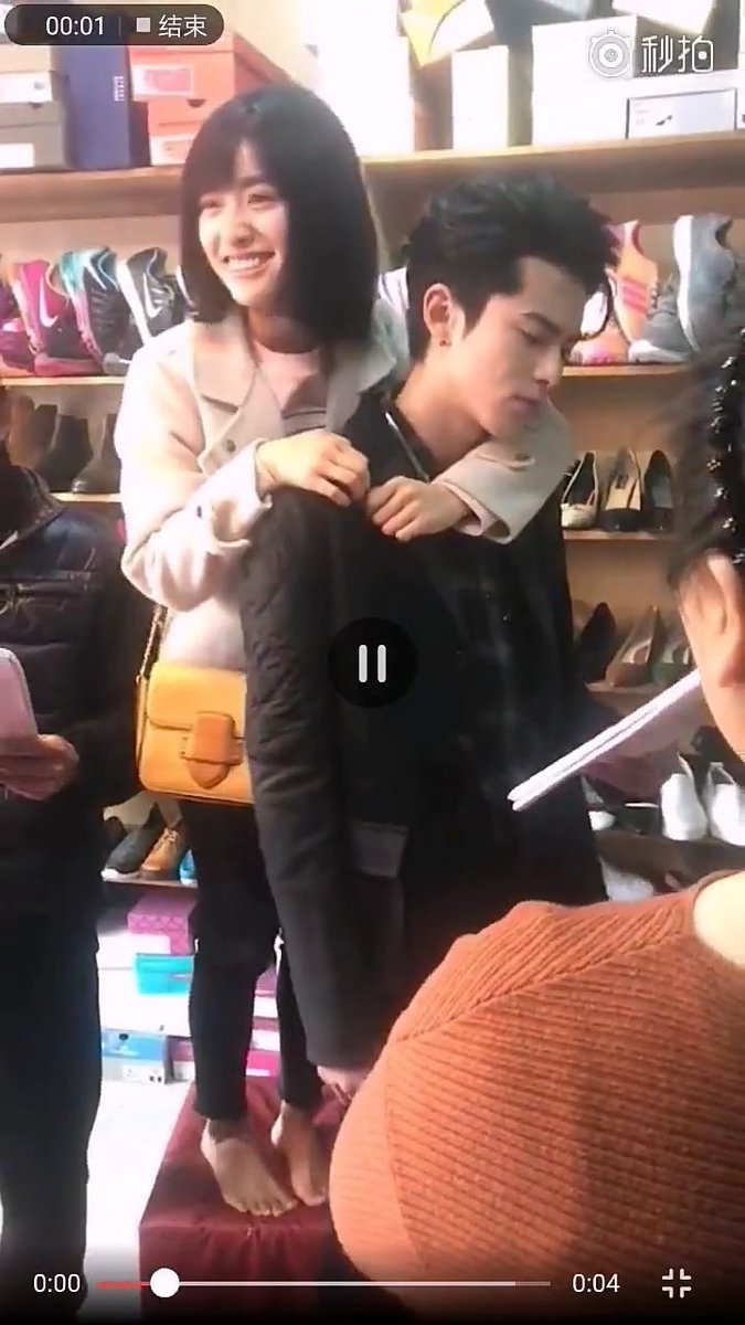 Let's take a time to appreciate this moment .. As we all know Didi is always the clingy to Yueyue  I can tell that Yue is somehow awkward to skinship to guys but just look at this  guess didi might be an exception hehe  my delulu lol