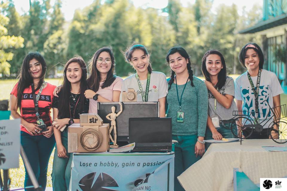 DLSL_SLR's tweet photo. A little throwback from last school year's enlistment week! 💚

See you on August 15, 2018!! ☺ 
#DLSLSLR https://t.co/MhYFqnzNmo