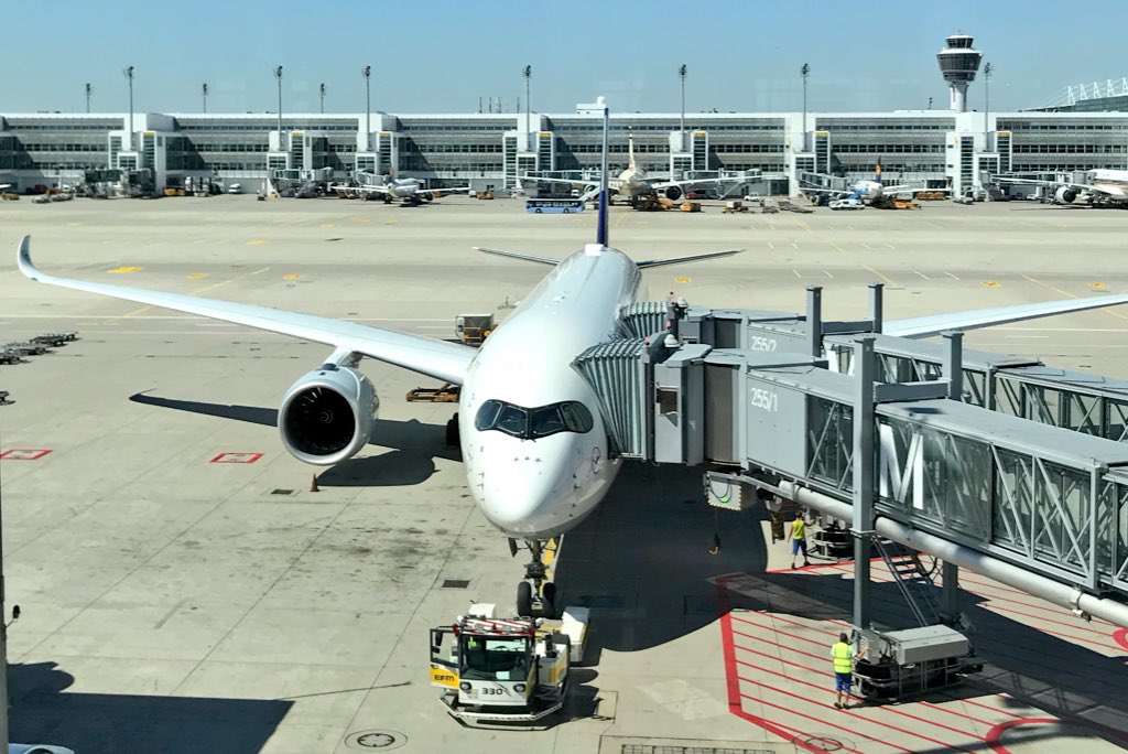 SirishChandran's tweet photo. Another day another airport
#weekendwings #A350 https://t.co/DlQRZv98JU