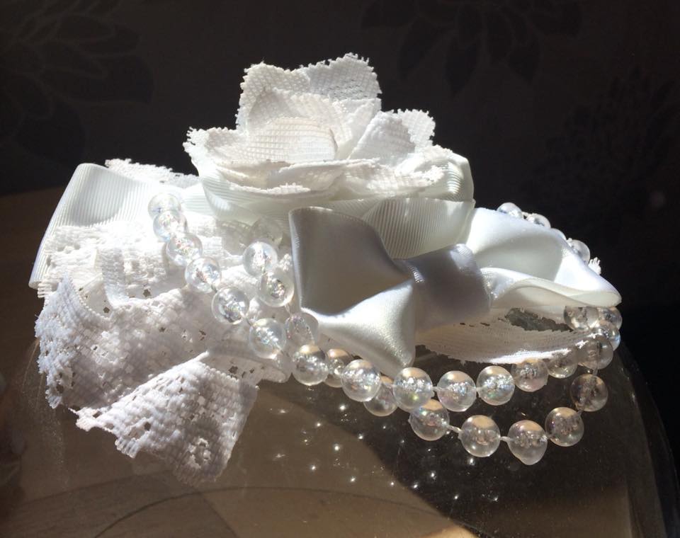 Cutandbrush Com على تويتر White Hair Corsage White Lace Crystal