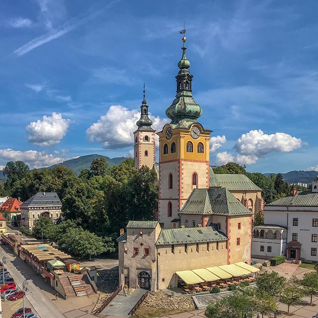 vladlet's tweet photo. #slovakia #slovensko #banskabystrica #view #architecture #barbakan https://t.co/AYg0tjSMpd https://t.co/Rs6XMc15WX
