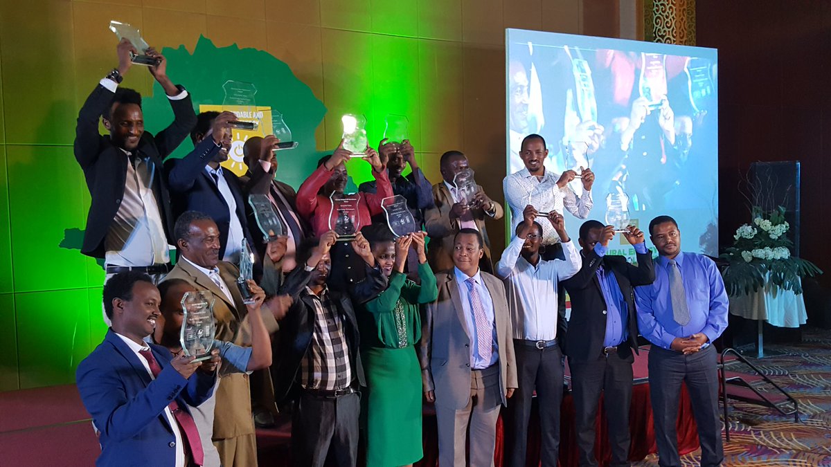 KidanuaA's tweet photo. Incentives for #innovation around #RenewableEnergy is an important lesson  as we promote youth run local enterprises in #Ethiopia #YouthDay #internationalyouthday2018 @UNDP @UNDPClimate @UNDPAfrica @UNDPEthiopia @ChamberlainUNDP  @theGEF @UNCDF https://t.co/CNz4xnhCQk