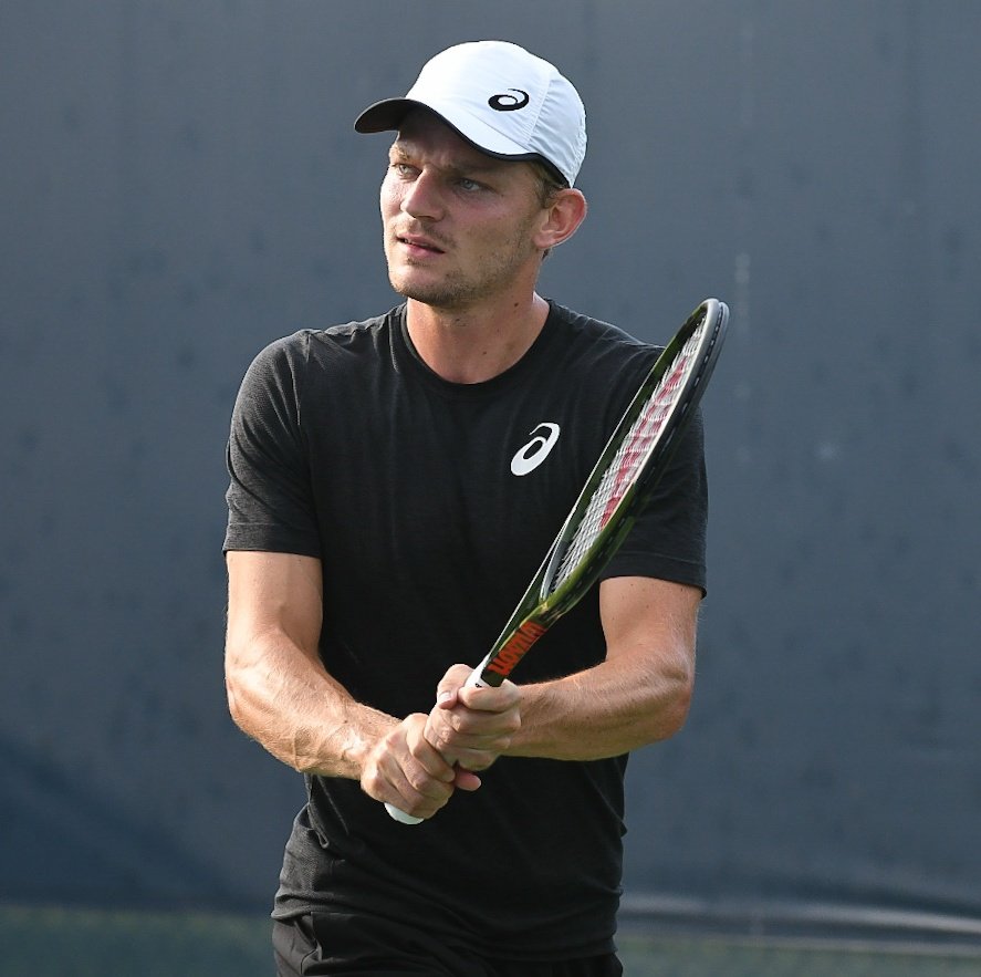 CCSMOOTH13's tweet photo. David Goffin practicing yesterday afternoon at the @CincyTennis. https://t.co/Q49HrFO5zo