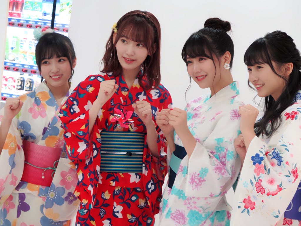 在庫処分 激安 宮脇咲良、矢吹奈子（HKT48）白間美瑠、山本彩加（NMB48）直筆 アイドル