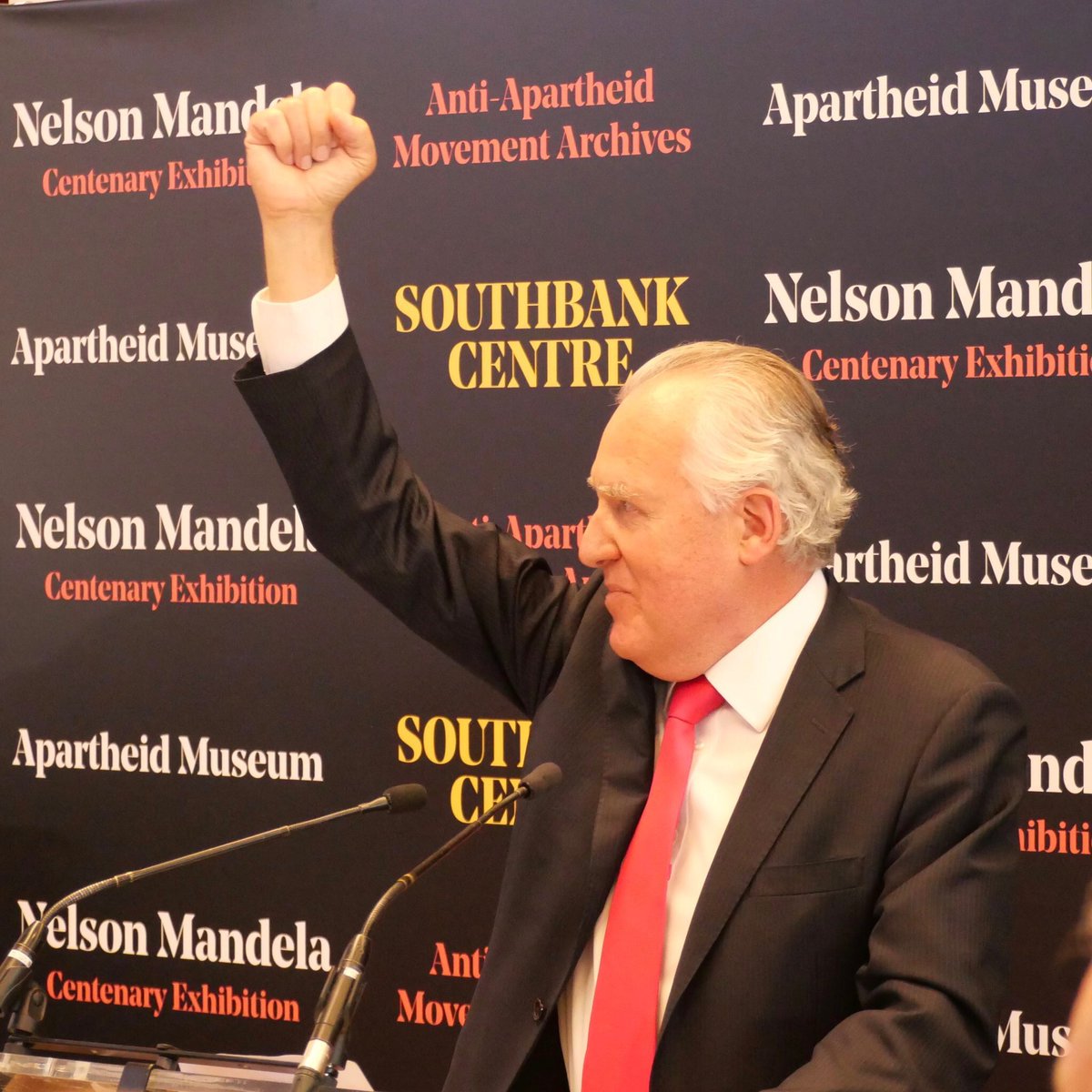 Saluting ⁦<a href="/NelsonMandela/">NelsonMandela</a>⁩ at opening of wonderful ⁦<a href="/Mandela100UK/">Nelson Mandela Centenary Exhibition</a>⁩ Centenary Exhibition ⁦<a href="/southbankcentre/">Southbank Centre</a>⁩ free open daily from 10am until 19 August don’t miss it!