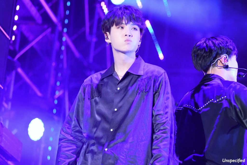 UNSPECIFlED's tweet photo. 180622 롯데 패밀리 콘서트 【HQ】

#방탄소년단 #방탄 #BTS #민윤기 #윤기 #슈가 #YOONGI #SUGA https://t.co/yFqlujAUDv