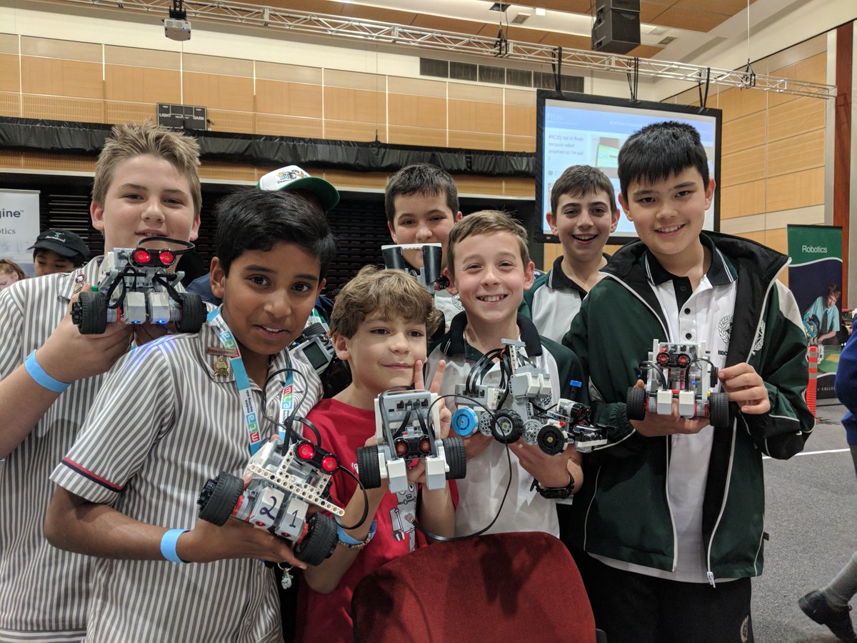 damienkee's tweet photo. Spending the weekend with some of the brightest kids in QLD :) #rcjq https://t.co/rqNqCiWY8r