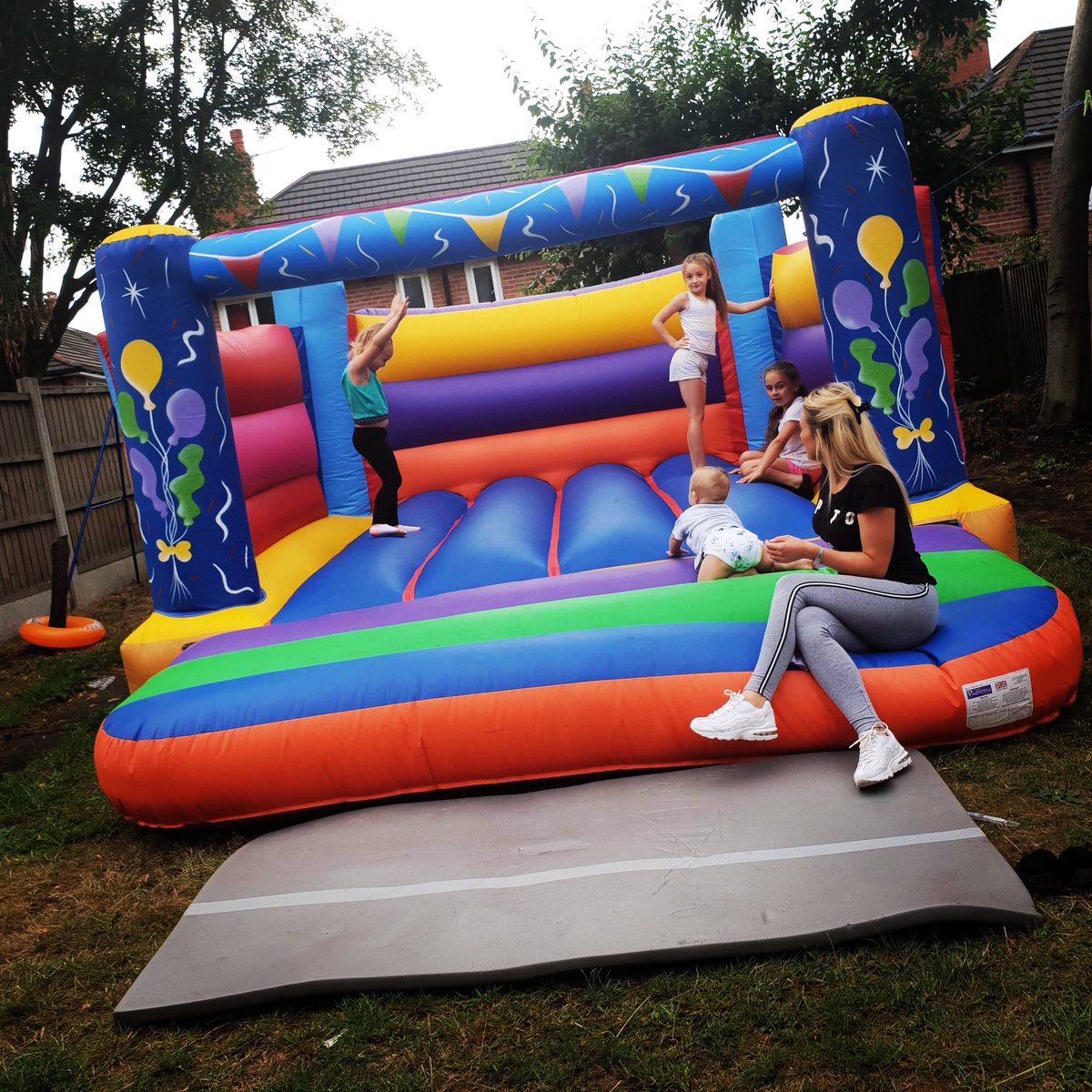 Jump Around Manchester tweet media