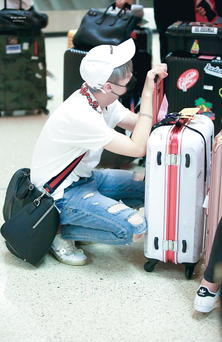 bemydream_615's tweet photo. 180812 LAX
꼬물꼬물 귀여워😍💖💙💚💛💜❤
#세븐틴 #SEVENTEEN #호시 #권순영 #HOSHI #비마이드림 https://t.co/azvVFBYzN5