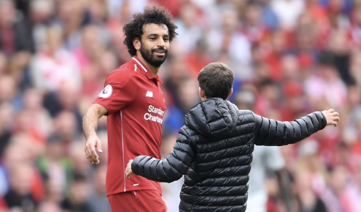 Mo Salah Facts on Twitter: "Salah, taking the time to walk a young