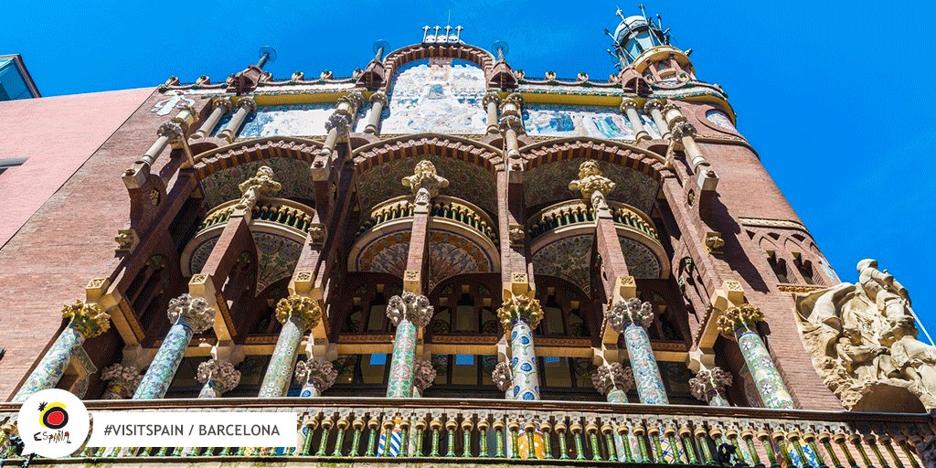 This is one of Barcelona's most emblematic modernist buildings: the Palau de la Música Catalana Auditorium. Did you know that it is one of the world's most special concert halls? #VisitSpain #Barcelona #SpainScenicArts @VisitBCN_EN @catexperience https://t.co/sC1ZmbBVQN