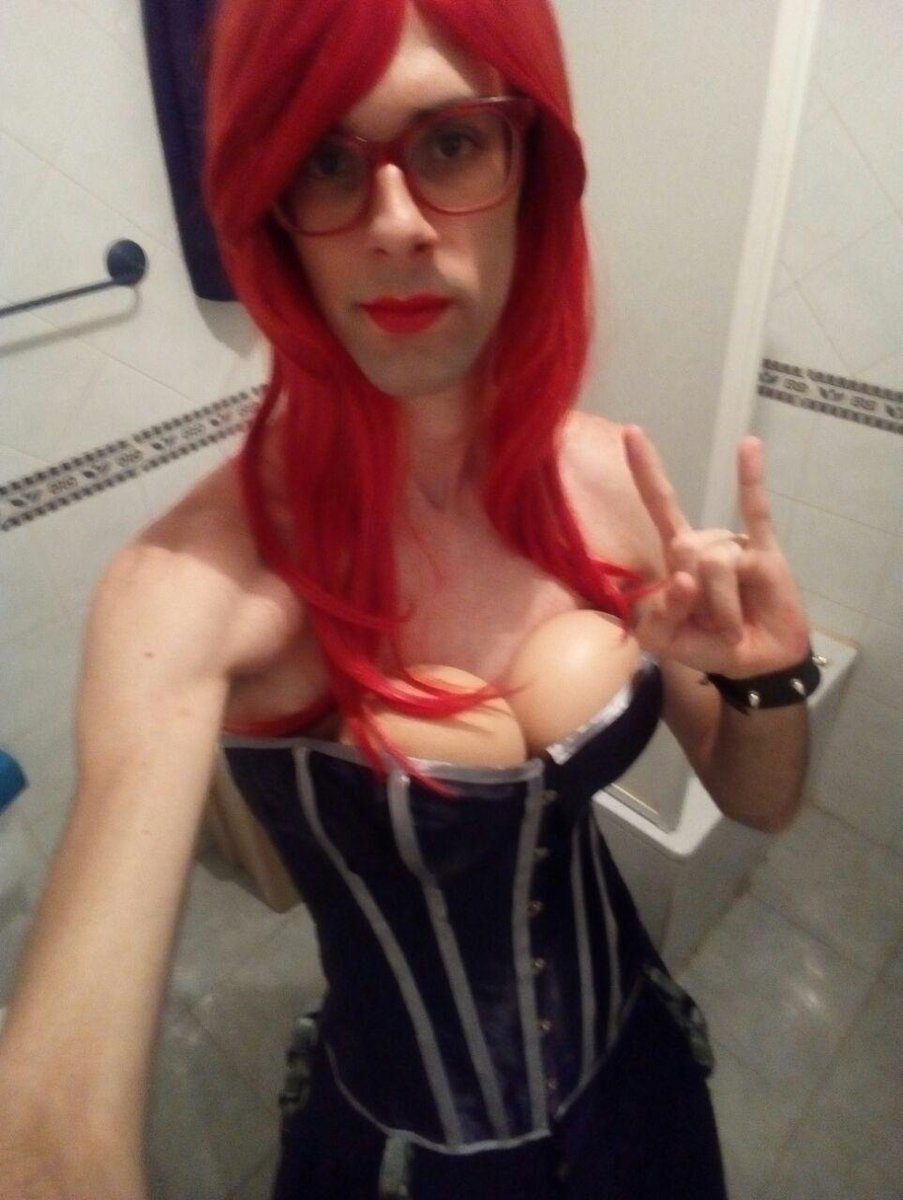 PabloArielKey's tweet photo. y aqui mi cosplay version chico y version original #Arielkey https://t.co/2z6fBdmcYQ