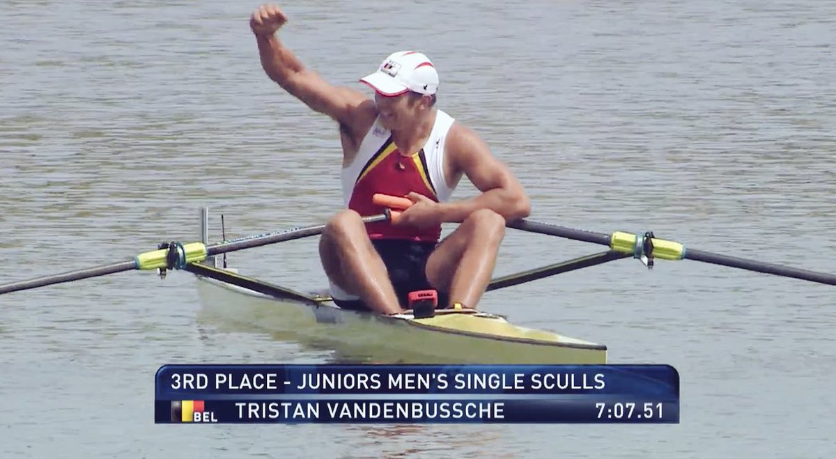 Tristan doet het!!! 19 jaar na het brons van Tim Maeyens op het WK voor junioren in Plovdiv ‘99, wint Tristan Vandenbussche de bronzen medaille in de skiff op het WK voor junioren in het Tsjechische Racice! #Roeien <a href="/sporza/">sporza</a> <a href="/SportVlaanderen/">Sport Vlaanderen</a> <a href="/teambelgium/">Team Belgium</a>