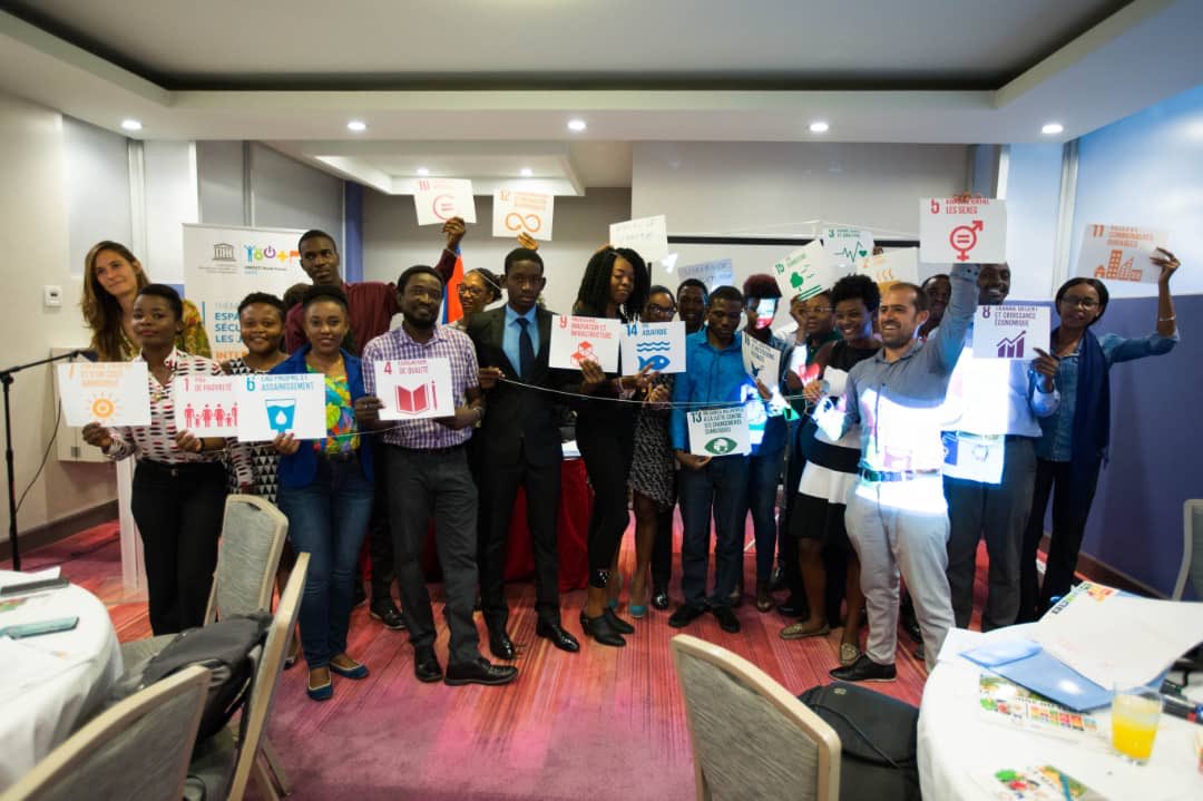 UNHaiti's tweet photo. #Haiti Youth started celebrating the #YouthDay by discussing about spaces/initiatives to combat climate change and save the planet while accomplishing the #GlobalGoals #SDGs with national authorities and @UNESCO @undphaiti @UNWOMEN4Youth 
#SafeSpaces4Youth https://t.co/GsyxZS7Fhv