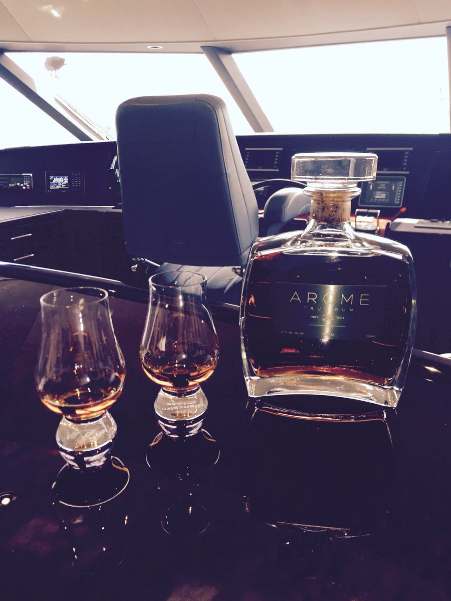 AromeRum's tweet photo. ARÔME 28 Year #yachtlife       -

#rum #rumbar #yacht #yachting #bahamas #raisedpilothouse #tasting #topshelf #darkrum #agedrum #exclusive #rarebottle #collectorsedition #tasting https://t.co/CyrRLlJQRL