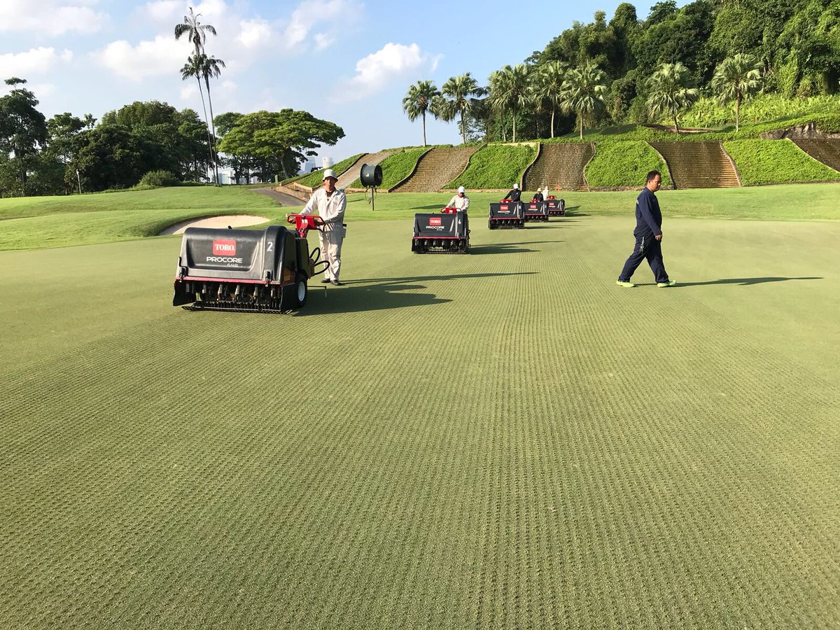 Sentosa_Super's tweet photo. Great efforts one again. The Boys getting ahead of the game for tomorrow’s maintenance day on the Serapong Greens. Solid tining 8mm, Procore648. We all love aeration!! https://t.co/cYygW8Cnn9