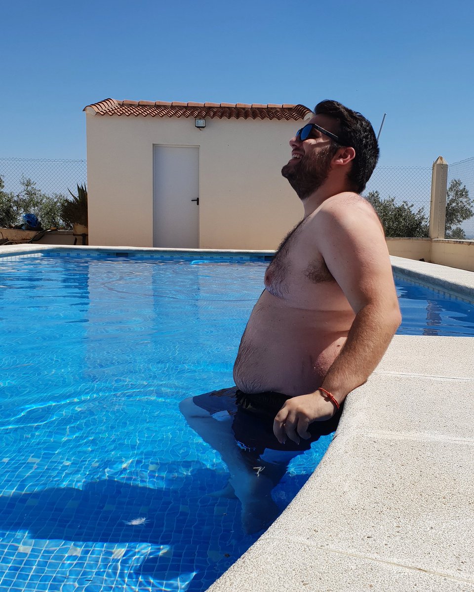 Siilesito's tweet image. ¿Sabéis que? Estoy harto de ver Rt's de chicos super definidos y delgados. Yo estoy gordo y no por ello voy a ser menos. Voy a subir unas fotos y ojala se difundan igual y se normalicen los cuerpos gordos de una puta vez.