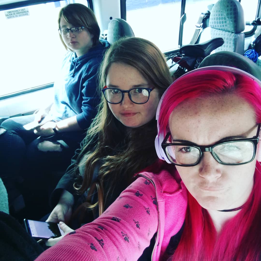 uniquorn92's tweet photo. Train cancelled..... :'(
Replacement minibuses put on without any consideration for bikes/luggage/animals, and a one hour wait.... #ScotFail #ThoseFacesWhen #GinRequired #HISATraining @tweet_HISA https://t.co/5r4FvPfzWt