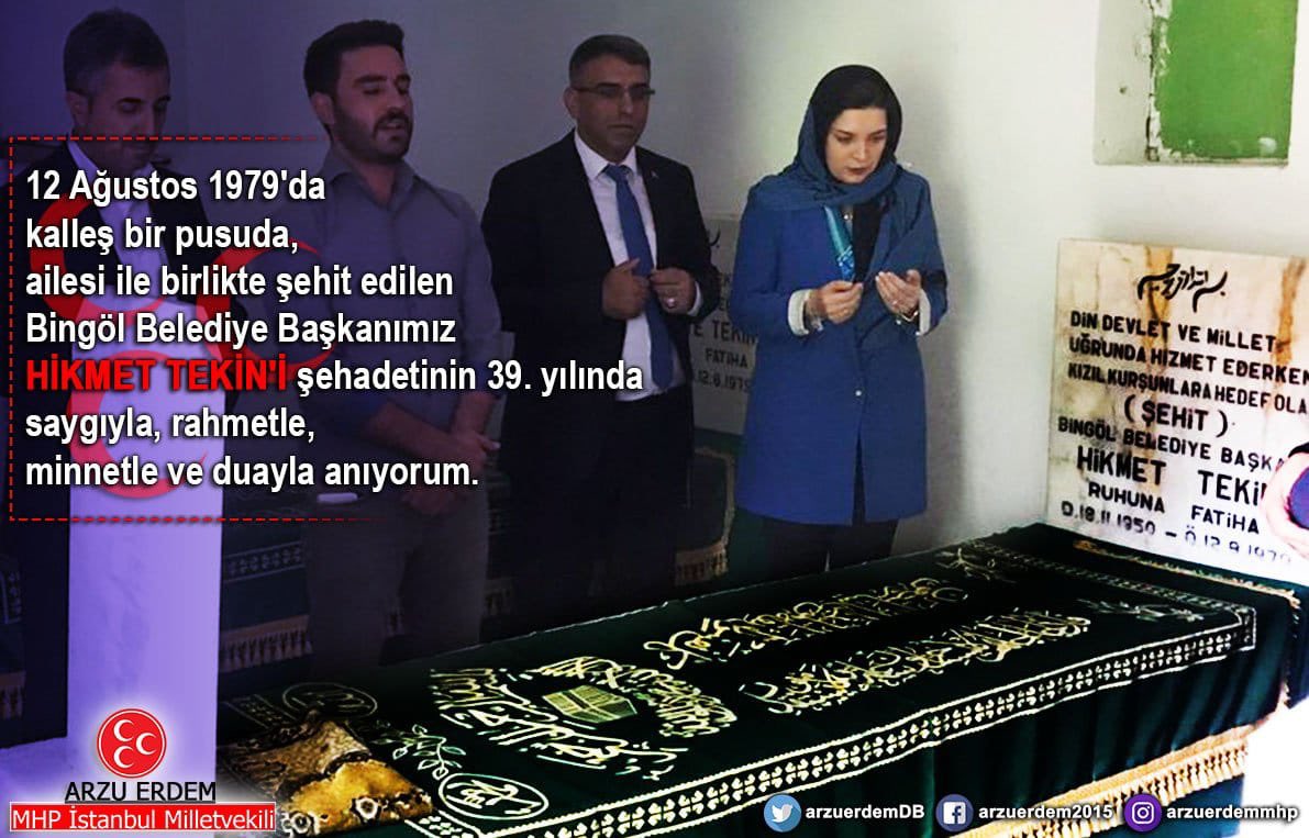 Bir evden 3 şehit..
Hikmet Tekin, Hürmiye Tekin, Ahmet Tekin...

12 Ağustos 1979'da kalleş bir pusuda, ailesi ile birlikte şehit edilen Bingöl Belediye Başkanımız #HikmetTekin'i şehadetinin 39. yılında saygıyla, rahmetle, minnetle ve duayla anıyorum.