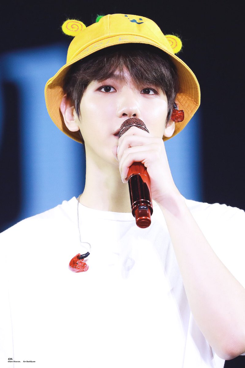 glareheaven's tweet photo. #백현 #BAEKHYUN https://t.co/NcMi297JcC