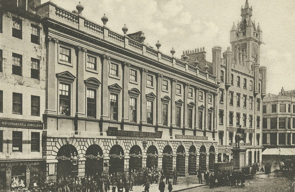 The lane takes its name from the Tontine Hotel which once stood at Trongate. It was built between 1737-60 as the Town Hall and was acquired by the Tontine Society in 1781 for conversion to a hotel.