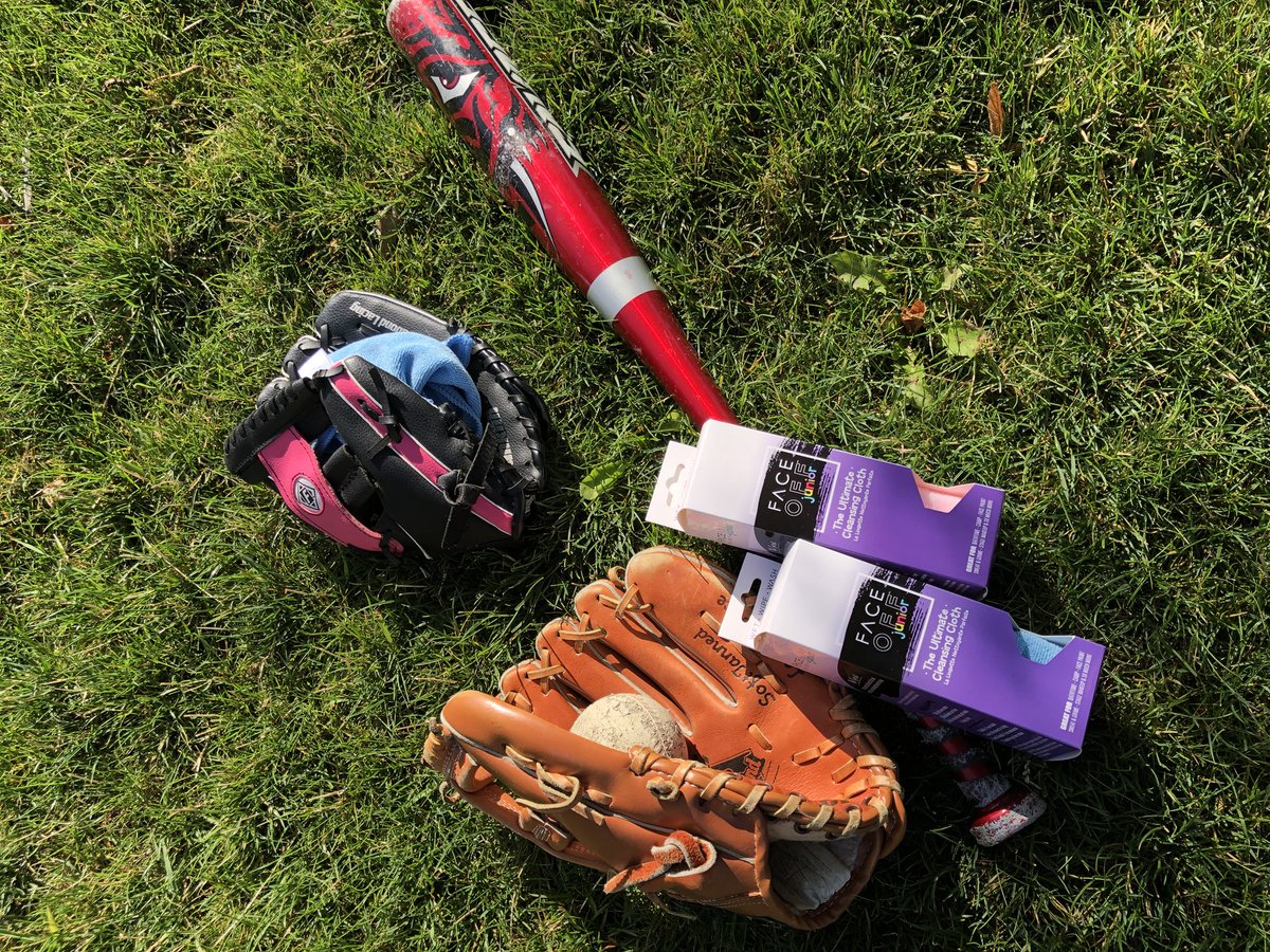 faceoffcloth's tweet photo. FaceOff junior will eliminate all dirt, and grime after any physical activity. #faceoffjunior #baseball #kids #physicalactivity #nochemicals #allnatural https://t.co/bPn45mfdsT