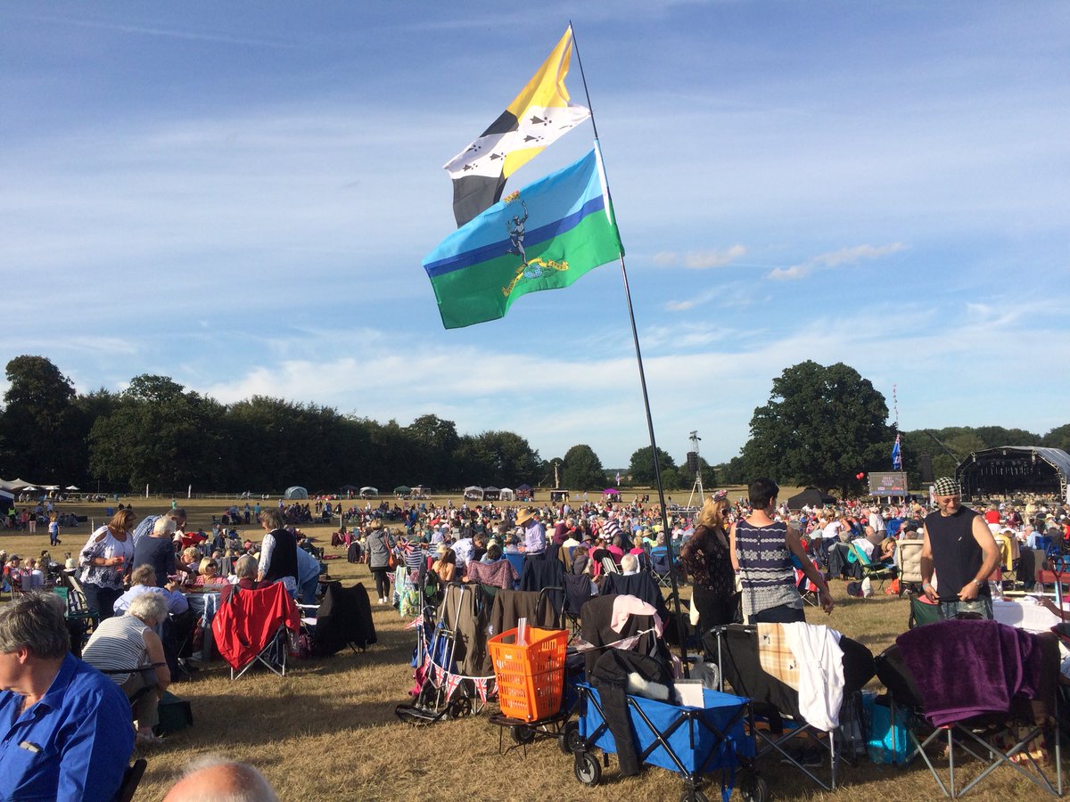 fortislibbie's tweet photo. Wonderful night @GBProms @BlicklingNT yesterday. Great atmosphere, fabulous music, missed the torrential rain by minutes! Shame about Spitfire and fireworks (both understandable though) but @AeroSPARXTeam totally made up for it with airborne pyrotechnics! https://t.co/t2UvmRzgcZ