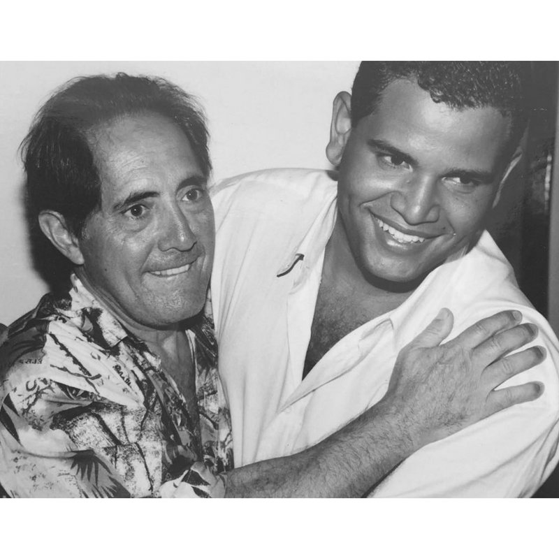 Esse aí com o @bauarttrio é o meu pai e quanta saudade eu sinto! 
Feliz Dia dos Pais para todos os Pais e especial para o @bauarttrio!!! 💙

#darlenelima #acredito #dvdacredito #diadospais #felizdiadospais #saudade