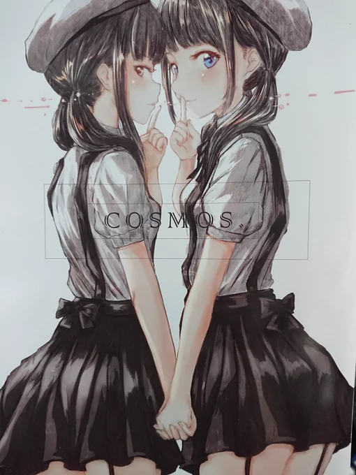 りあさん(ひまわり団地、)の新刊等身大の女の子のカラー写生画集と言うべきでしょうか空想の中で見たような、まちですれ違ったような、そんな女の子たちに出会える一冊女の子たちに溶け込む風景も絶妙な光加減と合わさってとても美しいのです。 