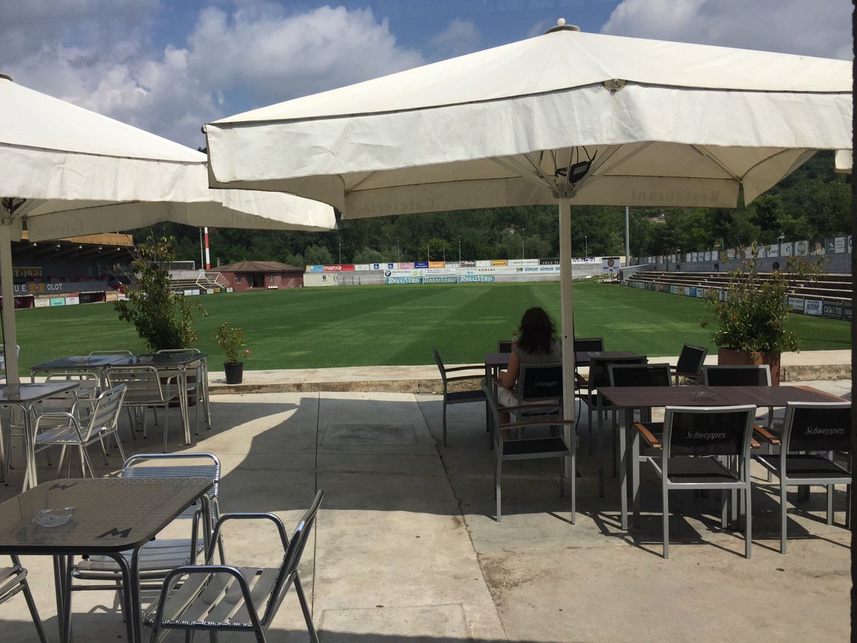 atnbarestaurant's tweet photo. Relaxa’t a la terrassa de l’@atnolot

#olot #terrassa #campdefutbol #gespanova #començalapretemporada #ambtu #josocdelolot https://t.co/hI7CqW5Nwn