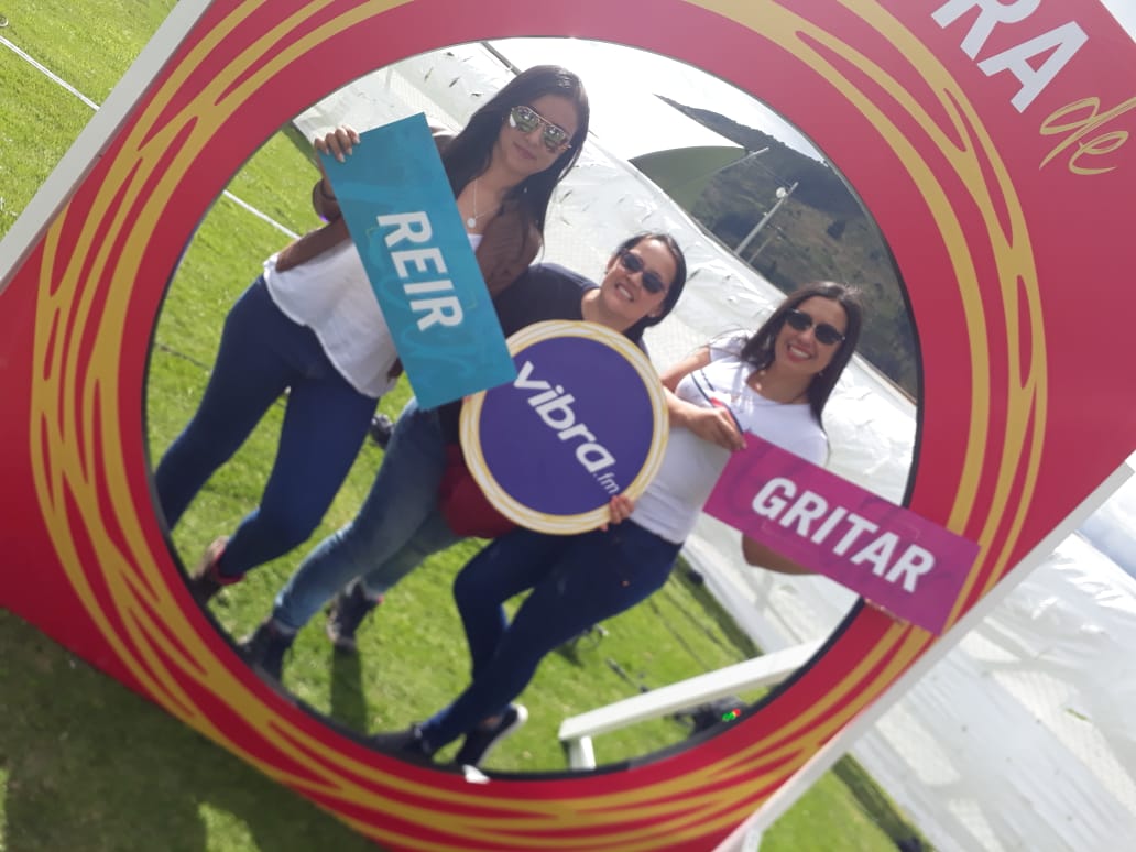 MariizBella's tweet photo. Gracias @Vibra1049 Muy buen evento cada año sube de nivel!! @EseTonito @MariaTBarreto @soydavidrc @maxmilfort #VibraTyM #TyM2018 Son lo máximo.... https://t.co/YnpXbcuq76