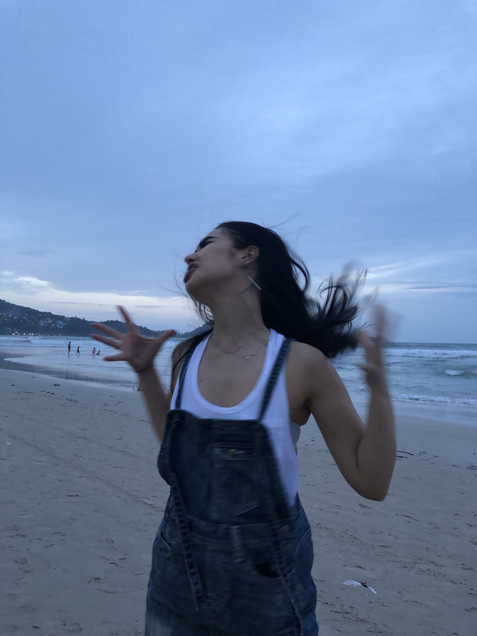 foto-devushek-pri-vseh