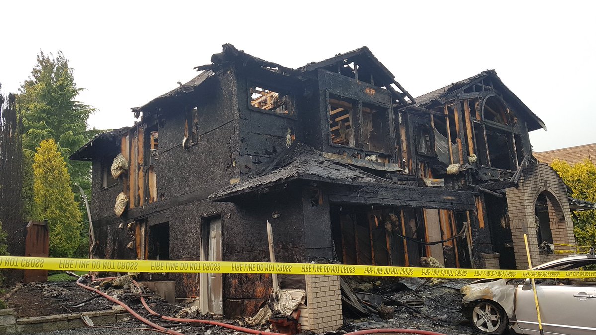 RiverCityFire's tweet image. Campbell River firefighters  work to contain fully involved structure fire and protect neighbouring exposures today.