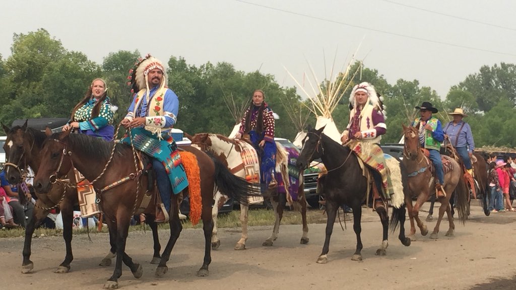 LowaBeebe's tweet photo. 100th Centennial Crow Fair & sightseeing! #crow2018 #montana #wyoming #nativeamerican #pride #tradition #indigenous #CrowAgency https://t.co/tOOqqKZf7U