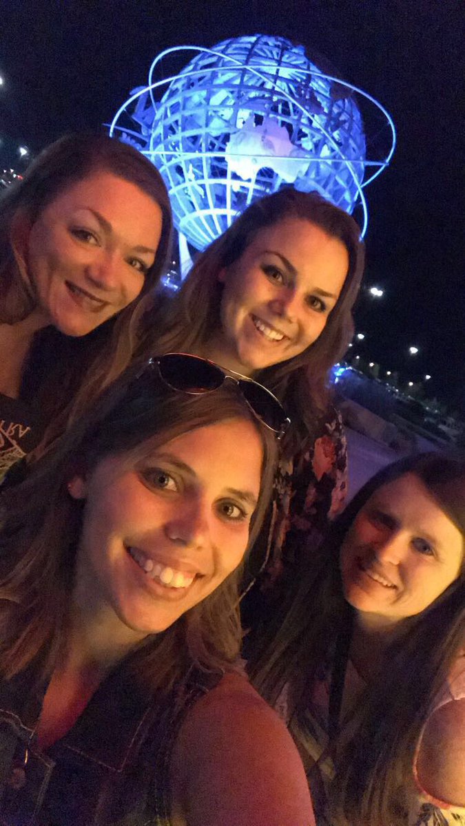Miss_Mandy13's tweet photo. Didn’t get to see the Backstreet Boys this weekend, but still had fun at @WinStarWorld! https://t.co/fKiVdzOPNf