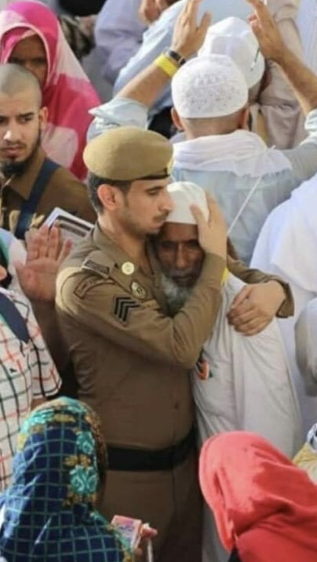 <a href="/Ali_alowifi/">علي محمد العويفي</a> صوره غايه في الجمال الانساني 
مكه المكرمه