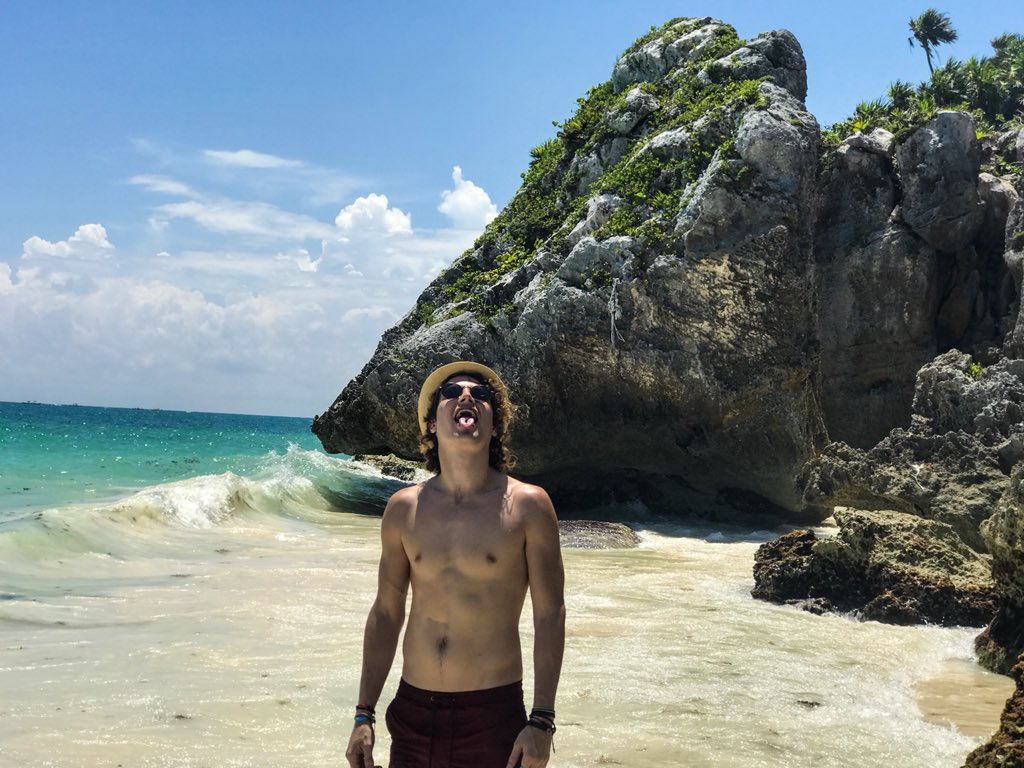 CharlieRC_'s tweet photo. Un día en la playa puede cambiar tu energía.🌴 https://t.co/fVh67LhmY5
