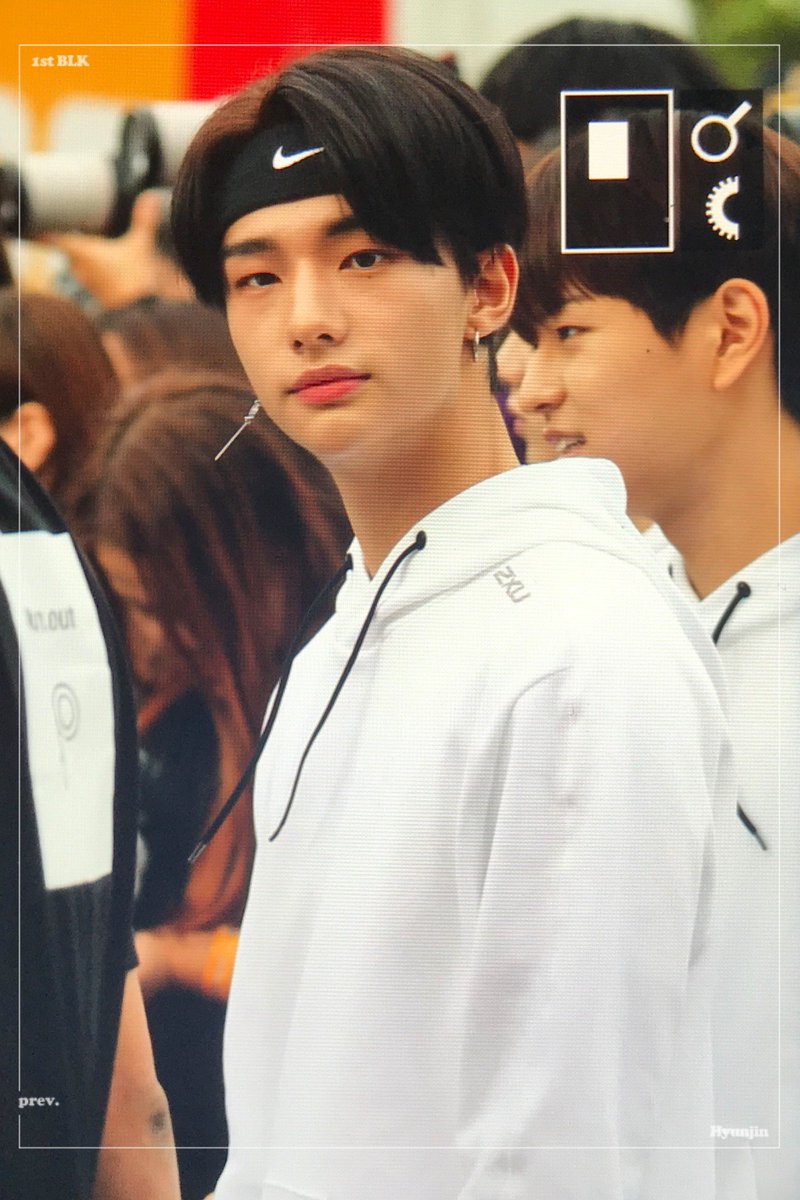The1st_Black's tweet photo. 180820 아이돌 체육대회
#Hyunjin #현진 
#StrayKids #스트레이키즈
#IamWHO #MyPace #UNVEIL https://t.co/Lh34NqBBjv