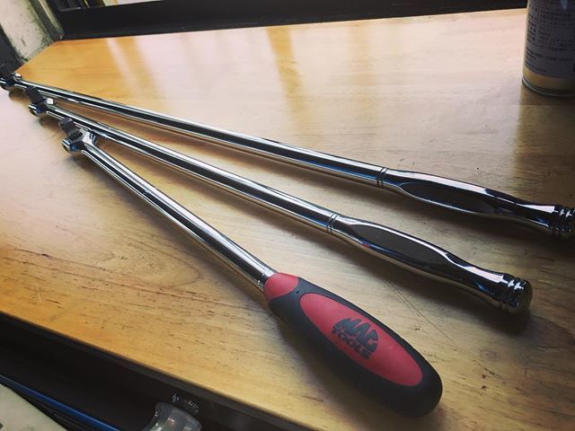 ブレーカーバー