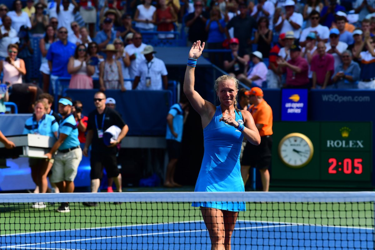 CincyTennis's tweet image. "I knew anything is still possible...just keep on going."

Kiki Bertens upsets world No.1 Simona Halep, makes history with #CincyTennis title: bit.ly/2MAmDeM