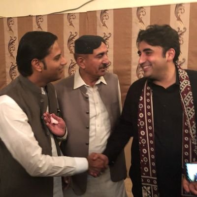 Shahzai69527123's tweet photo. We request to Chairman #PPP @BBhuttoZardari sb, CM #Sindh @MuradAliShahPPP sb, Adi @FaryalTalpurPk, and bibi @BakhtawarBZ that kindly appoint loyal jiyala of #PPP @AdnanKK_PAK sb for advisor of CM Sindh. 
No doubt he is an educated &amp; deserving candidate for this post
@MismailRahu https://t.co/gSCAzIfm7d