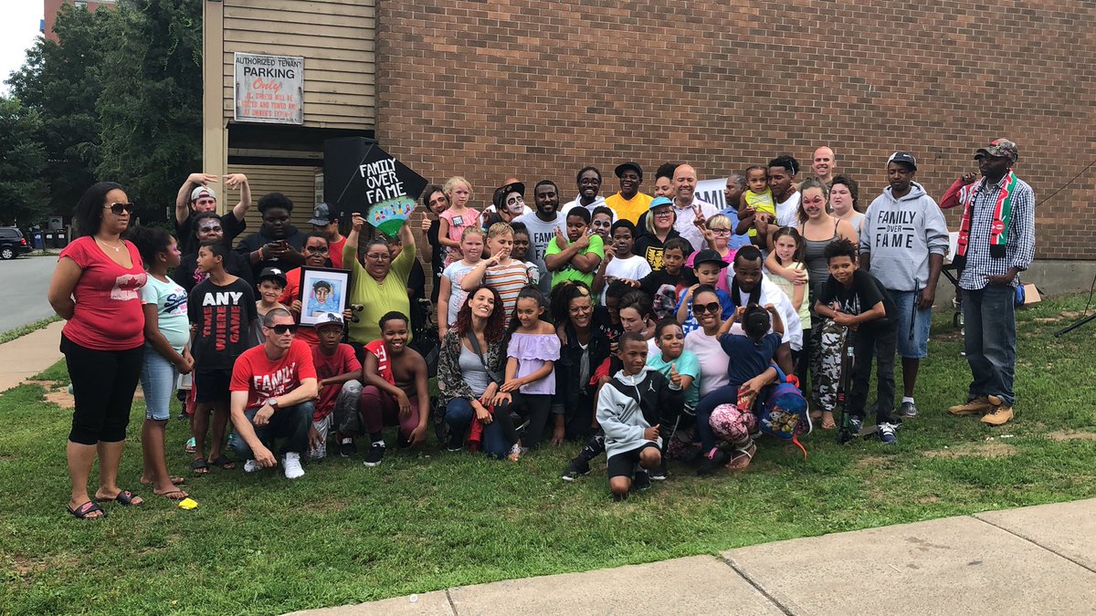 AndyFillmoreHFX's tweet photo. .@Familyoverfame2 2nd Annual Community Day! #Community 👍 #Halifax https://t.co/tGDjuVOXgz