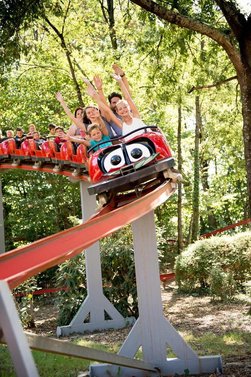 Walibi_SudOuest's tweet photo. Nous sommes tous fans de la #Coccinelle, petits ou grands ! 🌿🐞
Des #wagonnets en forme de Coccinelle emmèneront toute la #famille sur des #montagnes russes dans un cadre de verdure rafraîchissant !
#Walibisudouest #attractions #kids https://t.co/fTQoLvl7FJ