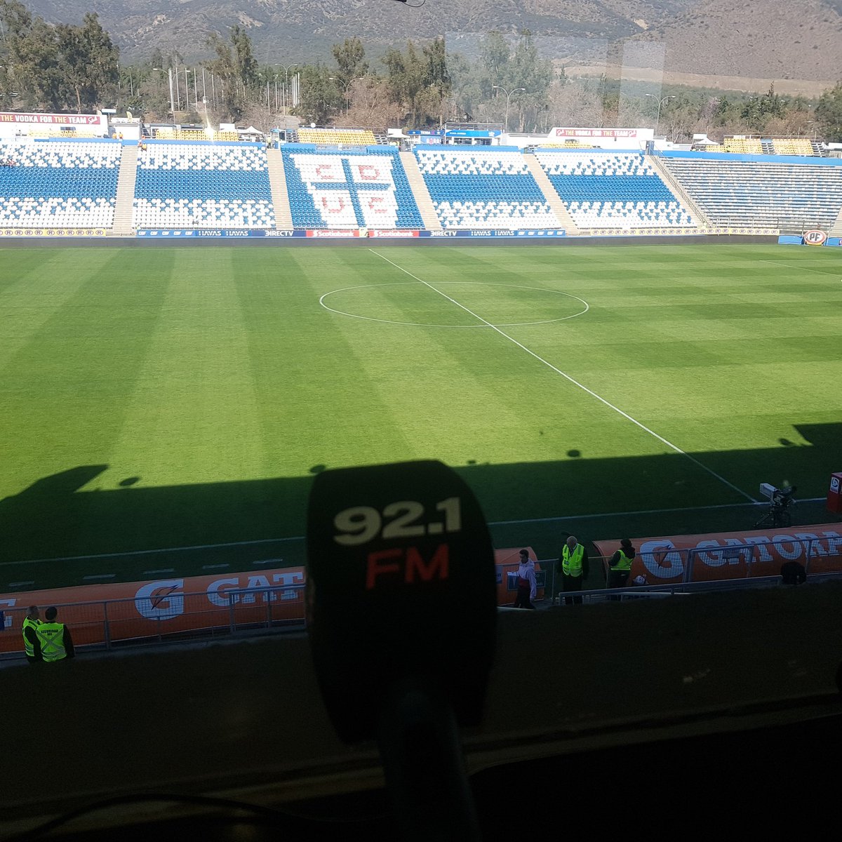 RorroSandoval's tweet photo. Ya en el #EstadioSanCarlos para el juego entre la #UCatólica y #CuricóUnido. Desde las 17:30 horas acompáñanos por la #RadioAgricultura @deportes921 @AgriculturaFM utilizando el HT #Arbitraje921 📻
#Cruzados #Torteros #CampeonatoNacional #Fecha20 #Segundarueda https://t.co/WASS4TQ8wC