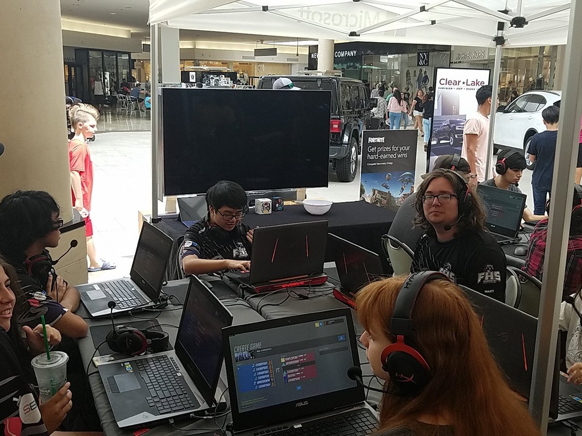 eSports @ FHS tweet media