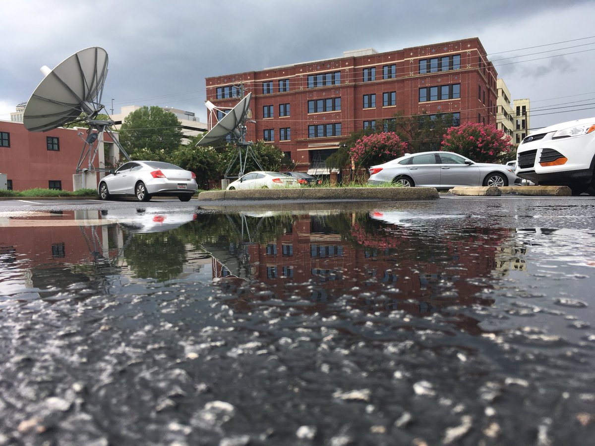 DominicBrownTV's tweet image. #reflections #itrained #firstalertforecast @wis10 bit.ly/2iZtJrC ⛈⛈⛈