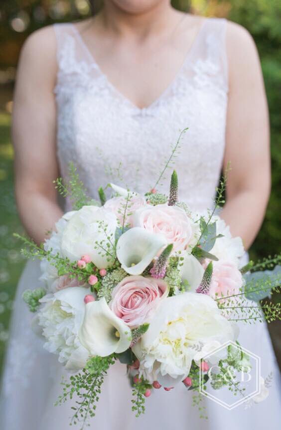 GeorgeShopsales's tweet photo. With Peony season over we are reminiscing this gorgeous bouquet we tailor made for the lovely Ivana and her now husband Tom.

Photograph credit to @copperblossom_ 

#wedding #bride #groom #flowers #mrandmrs #classic #peony #rose #calla #veronica #hypericum #thlaspi #pink #white https://t.co/A8zZd0uCcF