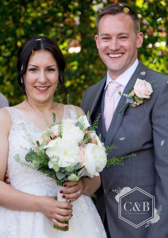 GeorgeShopsales's tweet photo. With Peony season over we are reminiscing this gorgeous bouquet we tailor made for the lovely Ivana and her now husband Tom.

Photograph credit to @copperblossom_ 

#wedding #bride #groom #flowers #mrandmrs #classic #peony #rose #calla #veronica #hypericum #thlaspi #pink #white https://t.co/A8zZd0uCcF