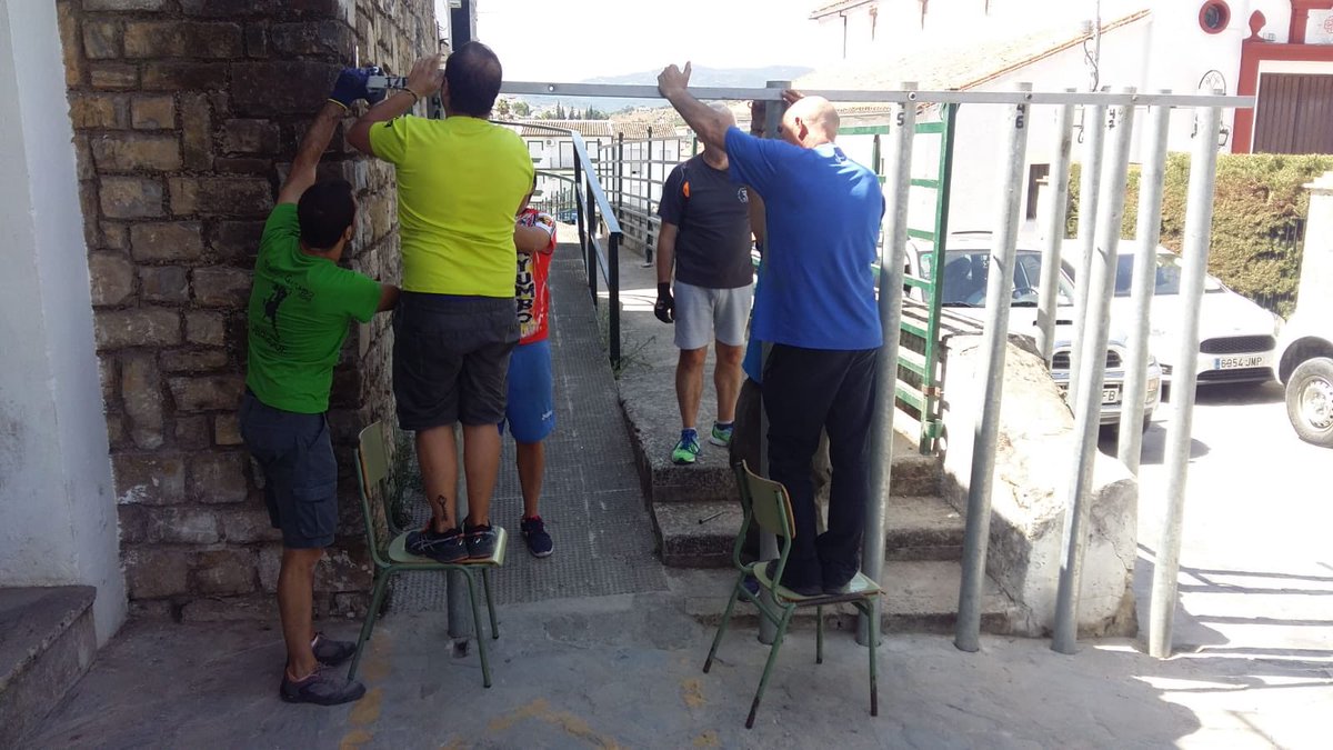 ToroGayumbo's tweet photo. Agradecer a todos y los miembros de nuestra organización que dedican tiempo de vacaciones,familia, incluso de su propio trabajo para dedicarle tiempo a organizar nuestro festejo. 
Sin todo ese trabajo desinteresado nuestra suelta no sería posible.
‼️GRACIAS‼️ #ubrique https://t.co/v8lNtf8sVc