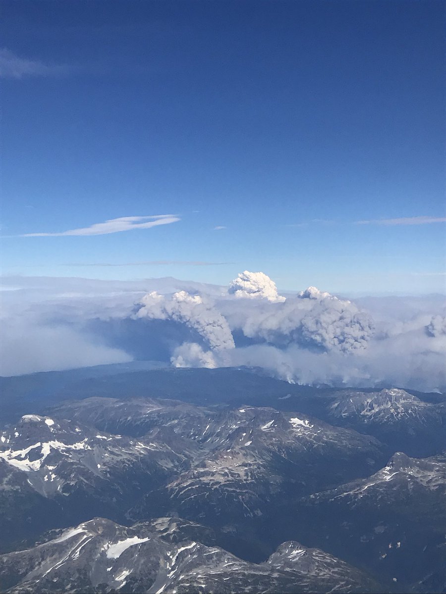 critcare_medics's tweet image. Our views above the #BCwildfire smoke. Pic credits: Mathieu Defosses #pyrocumulus #forestfire #britishcolumbia #bcairambulance #bcehs #criticalcare